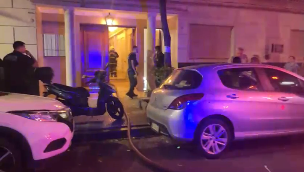 Incendio: evacúan un edificio